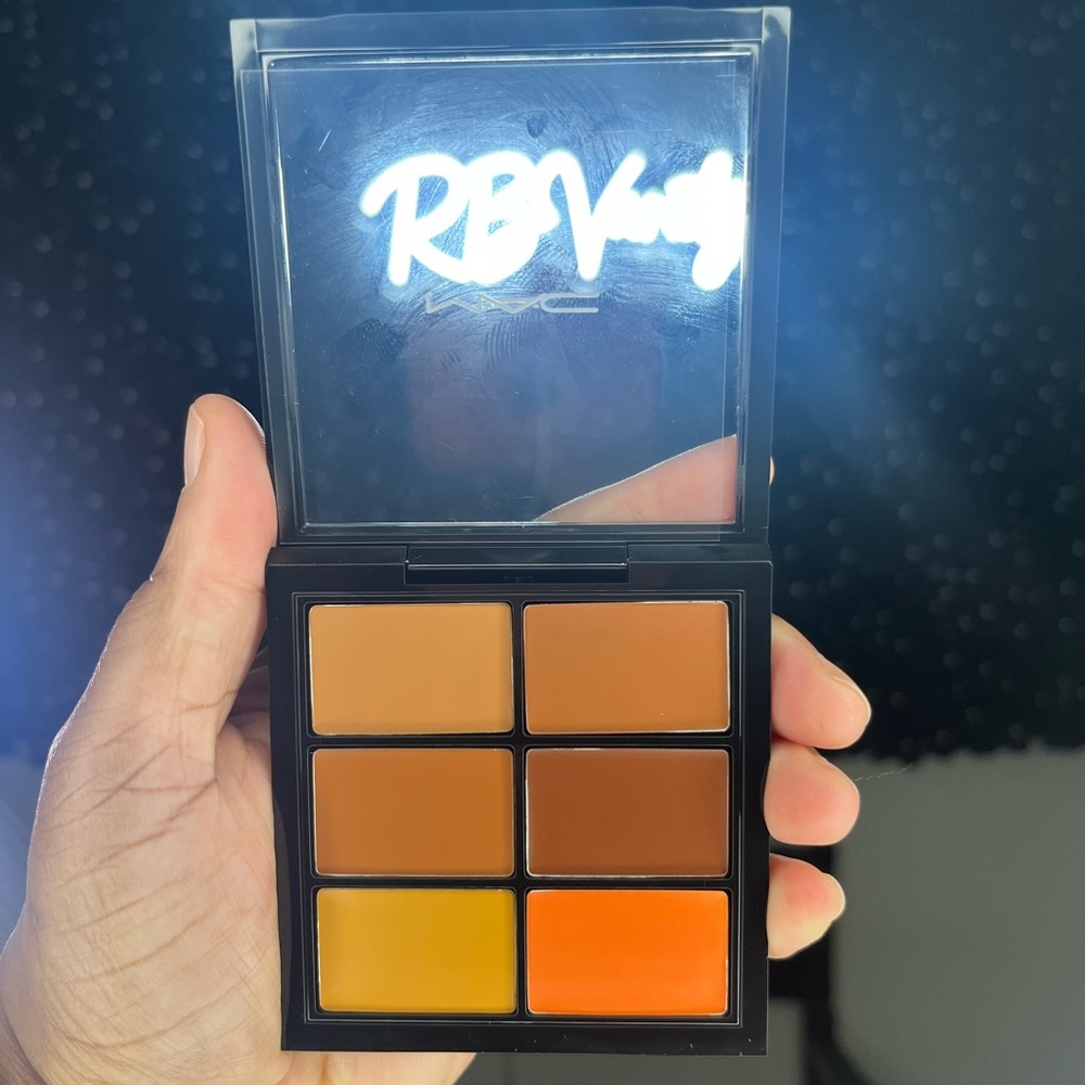M.A.C Studio Fix and Conceal Palette Dark